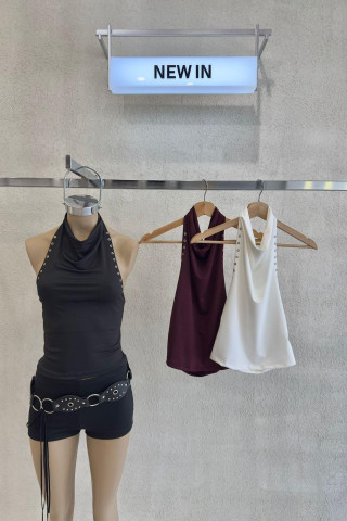 TOP CON CUELLO Y TACHITAS  - Art.27