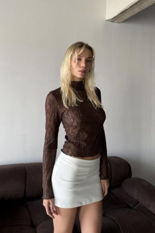 TOP ENCAJE CUELLO CERRADO LENTEJUELAS – ART. 74