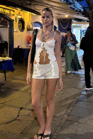 TOP ABIERTO CON VOLADITOS - Art.1013